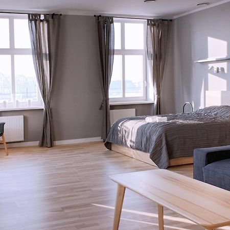 Modern Apartment In Old Riga With A River View Exterior photo